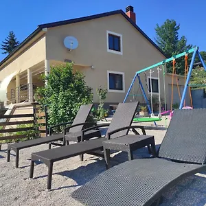 Haus Natura Apartment Jurdani